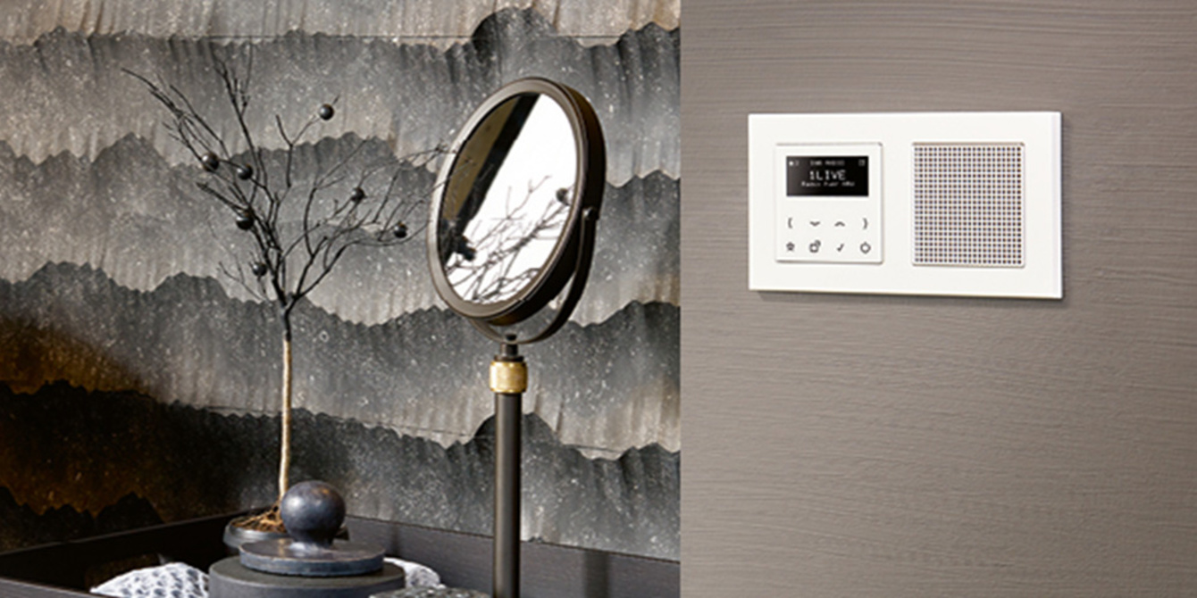 JUNG Smart Radio DAB+ bei Elektrotechnik Buberl in Bad Soden am Taunus